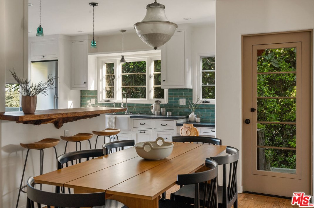 1716 Dillon St, Los Angeles CA  90026-1114 exterior