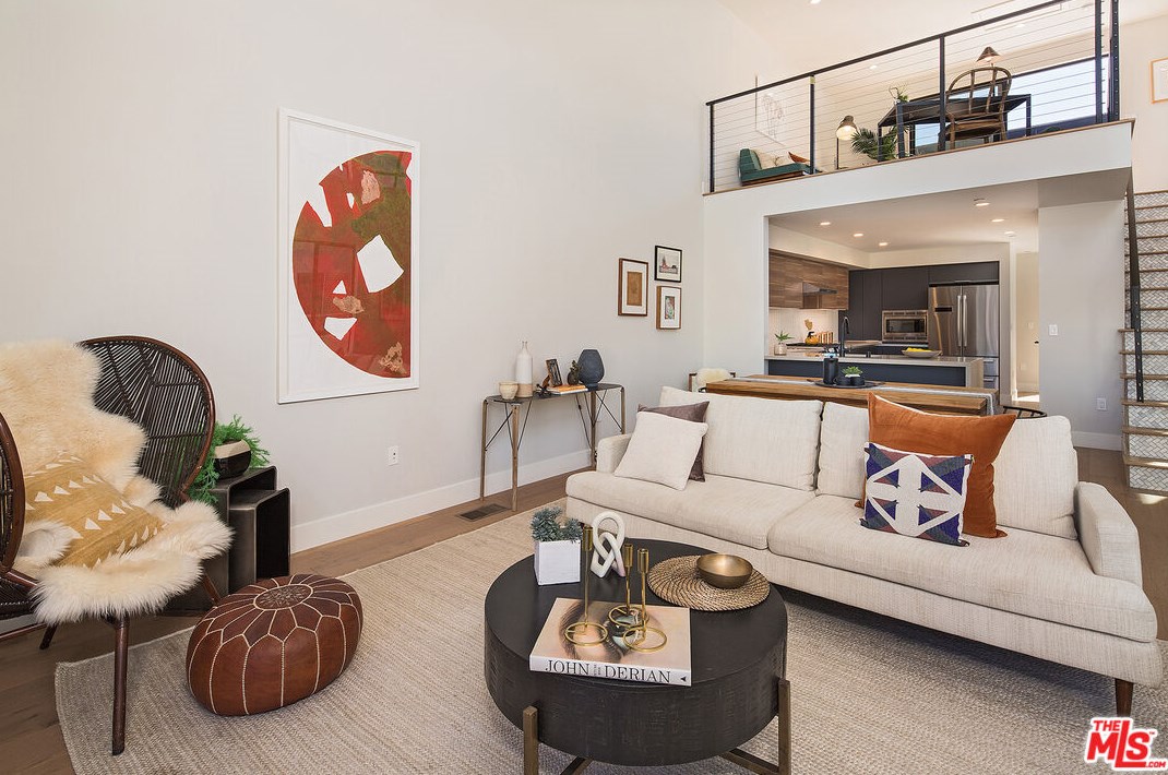 5014 Rosewood Ave, Los Angeles CA  90004-1613 exterior