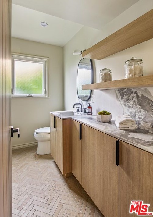 4845 Matilija Ave, Van Nuys CA  91423-2422 exterior