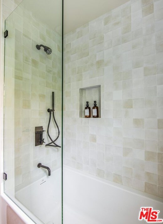 4845 Matilija Ave, Van Nuys CA  91423-2422 exterior