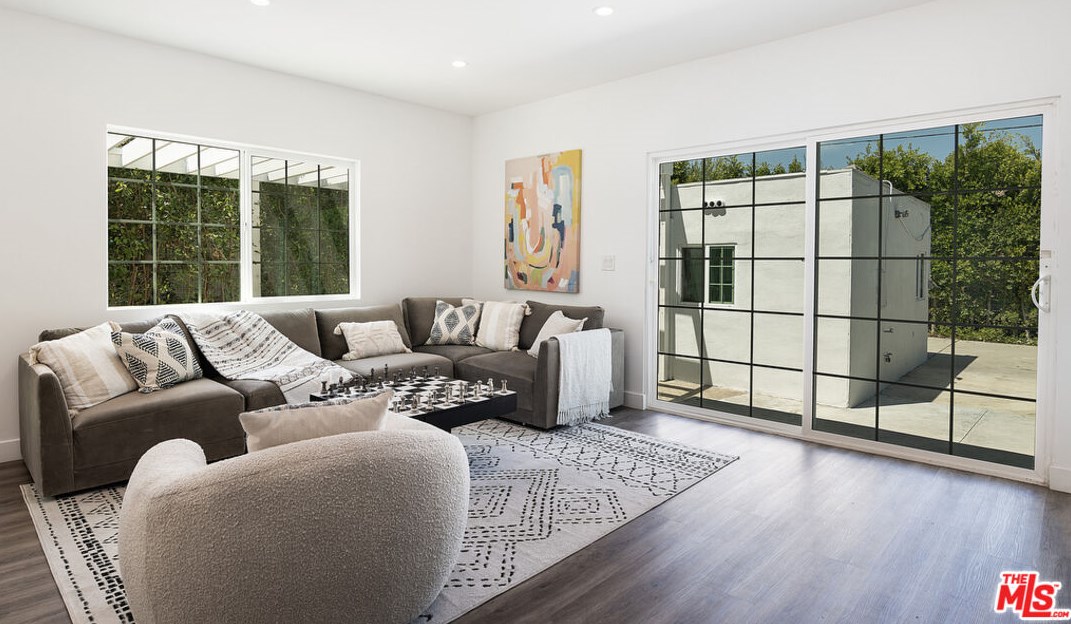 617 Detroit St, Los Angeles CA 90036-3402 exterior