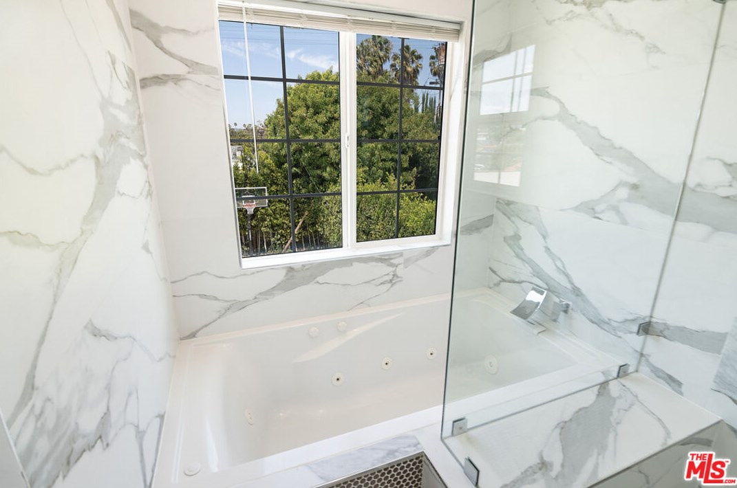 617 Detroit St, Los Angeles CA 90036-3402 exterior