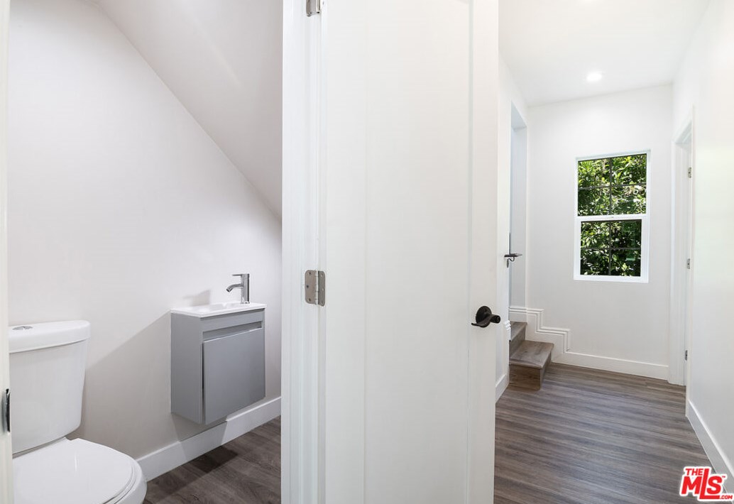 617 Detroit St, Los Angeles CA 90036-3402 exterior