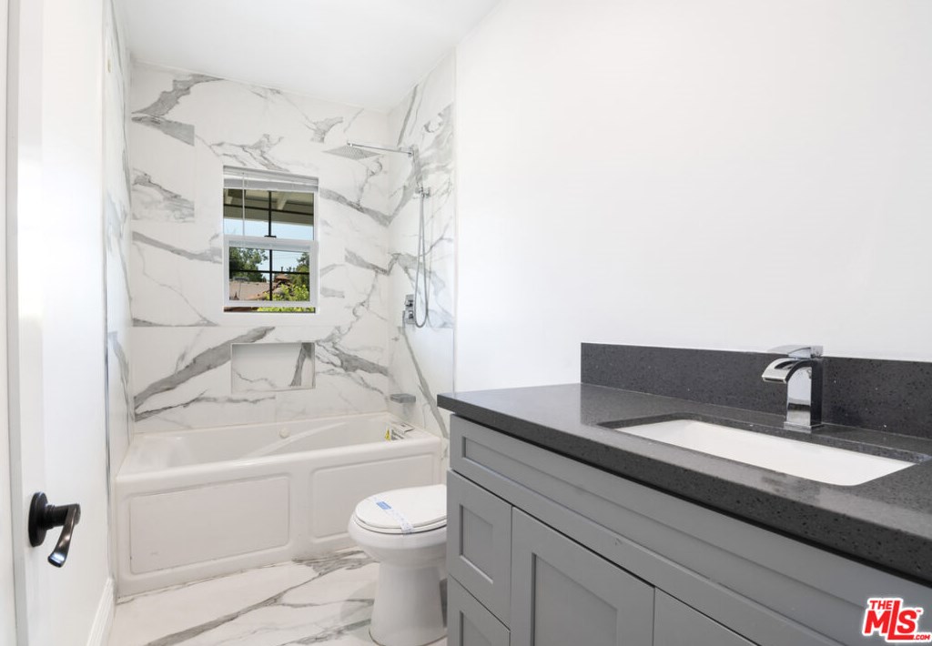 617 Detroit St, Los Angeles CA 90036-3402 exterior