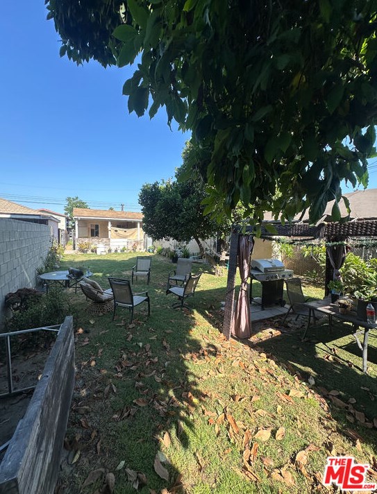 15319 Bellflower Blvd, Bellflower CA 90706-3818 exterior