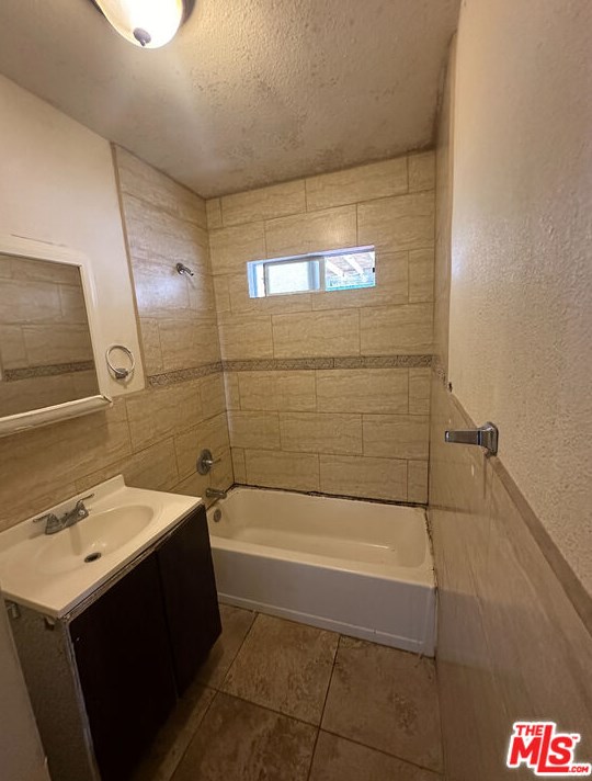 15319 Bellflower Blvd, Bellflower CA 90706-3818 exterior