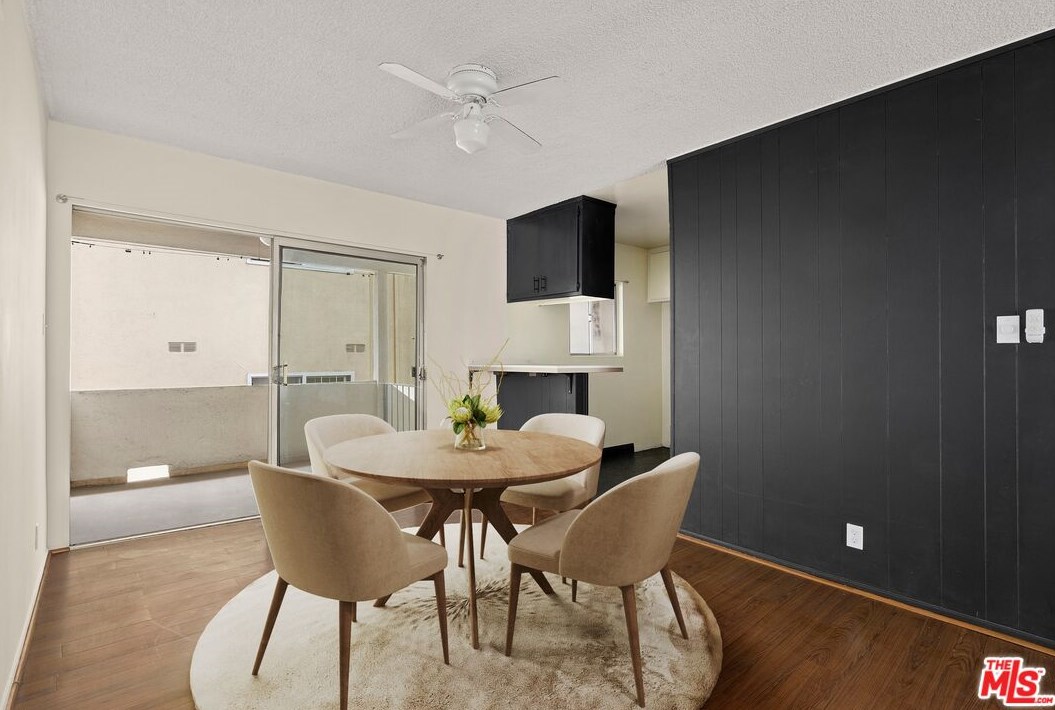 8560 Whitworth Dr, Los Angeles CA  90035-2529 exterior