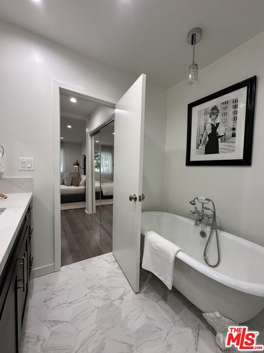 1025 Kings Rd, Los Angeles CA  90069-6004 exterior