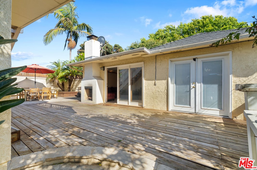 7301 82nd St, Los Angeles CA  90045-2418 exterior