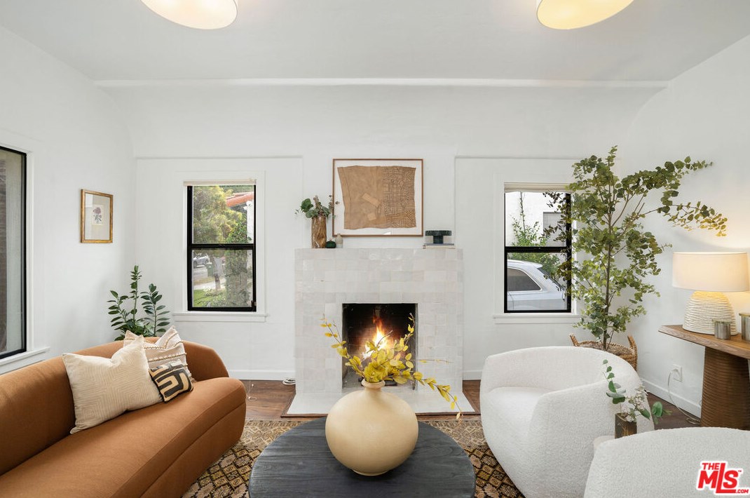 9107 Hargis St, Los Angeles CA  90034-1928 exterior
