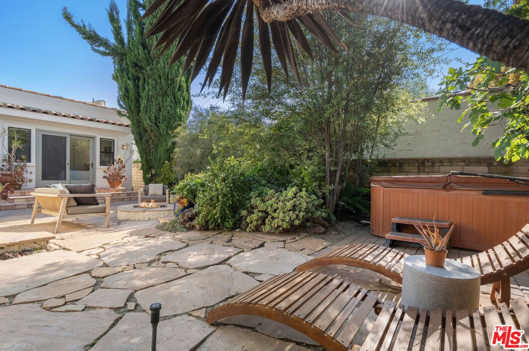 9107 Hargis St, Los Angeles CA  90034-1928 exterior