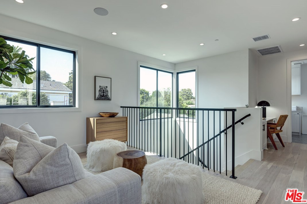 2523 Westgate Ave, Los Angeles CA  90064-2741 exterior