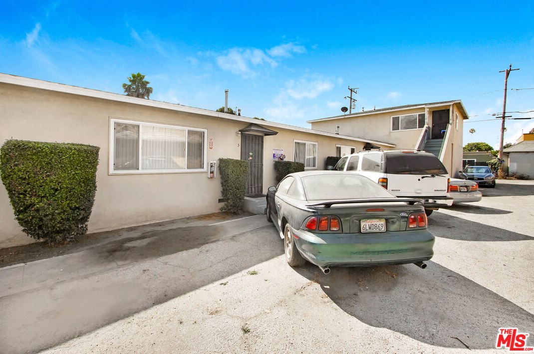 1232 94 St, Los Angeles CA  90044-1938 exterior