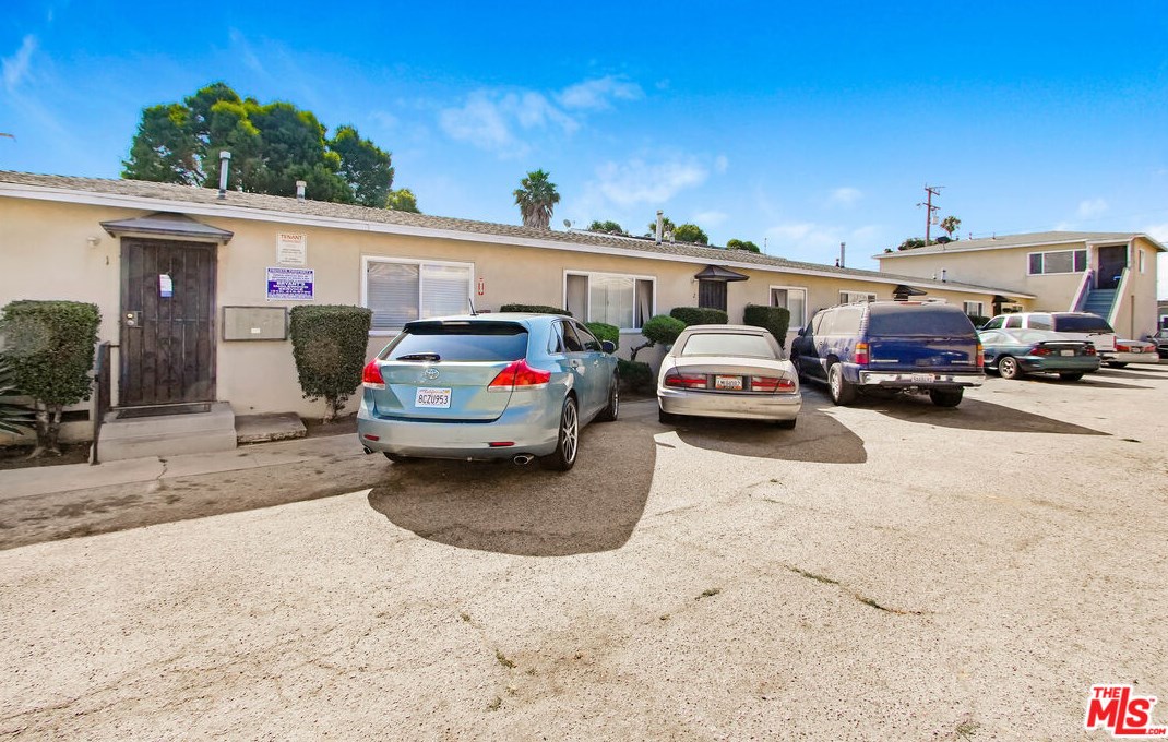 1232 94 St, Los Angeles CA  90044-1938 exterior
