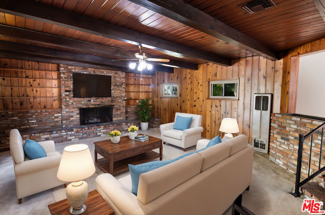6943 Zelzah Ave, Los Angeles CA  91335-4832 exterior