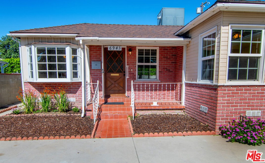 6943 Zelzah Ave, Los Angeles CA  91335-4832 exterior
