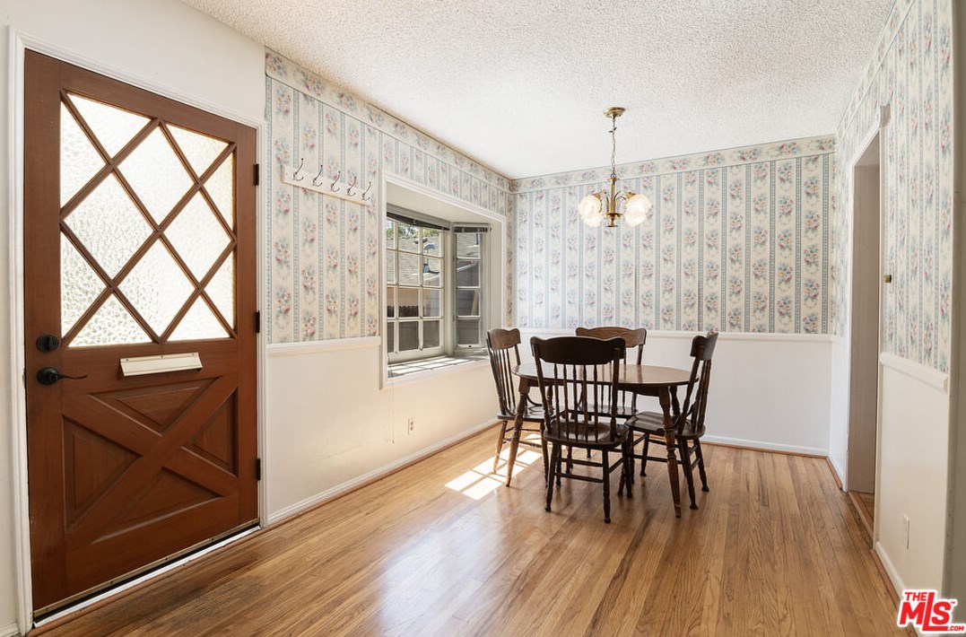 6943 Zelzah Ave, Los Angeles CA  91335-4832 exterior
