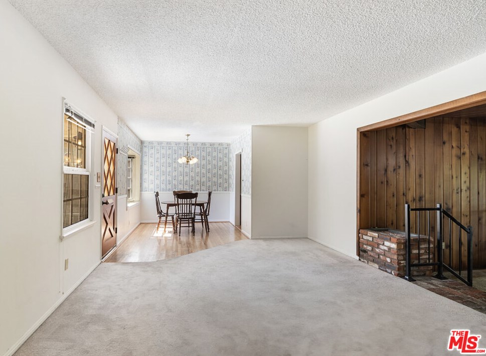 6943 Zelzah Ave, Los Angeles CA  91335-4832 exterior