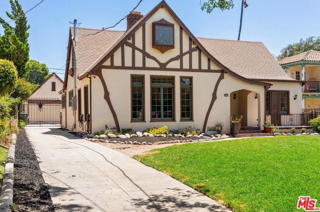 964 Holliston Ave, Pasadena CA  91104-3012 exterior