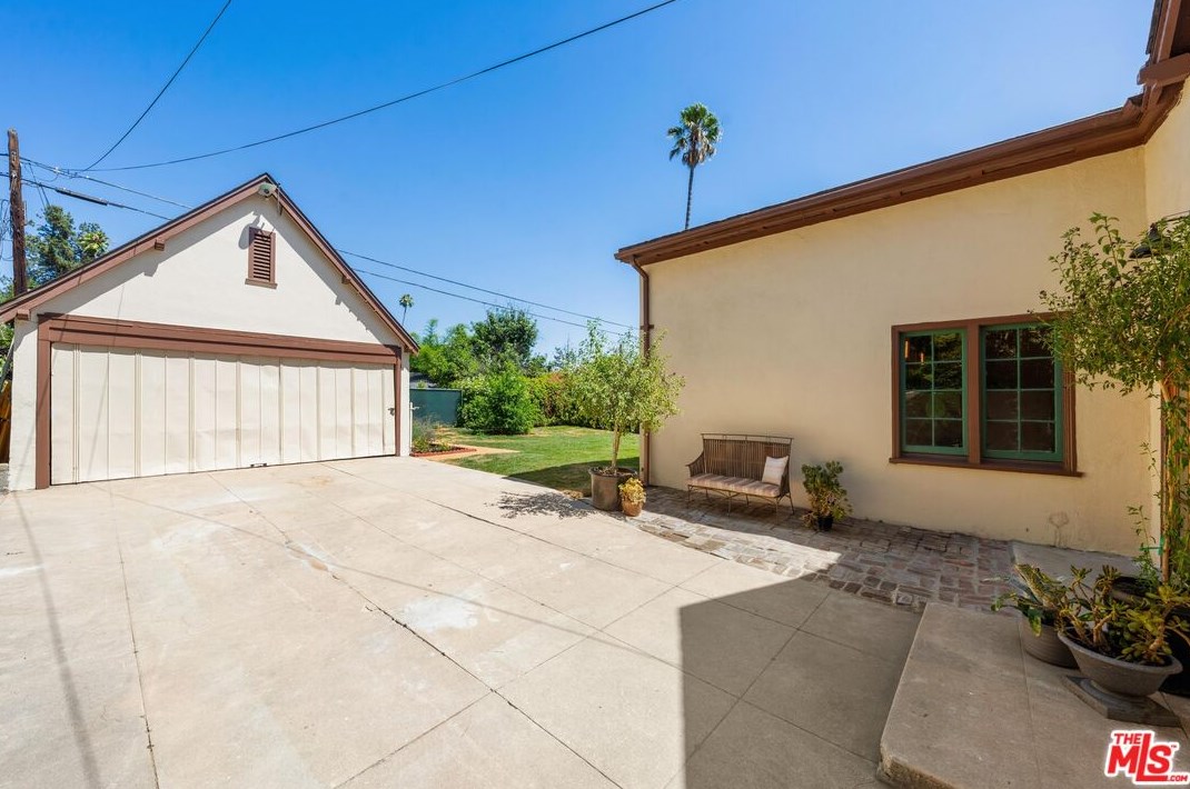 964 Holliston Ave, Pasadena CA  91104-3012 exterior