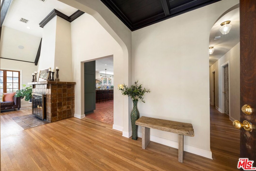 964 Holliston Ave, Pasadena CA  91104-3012 exterior