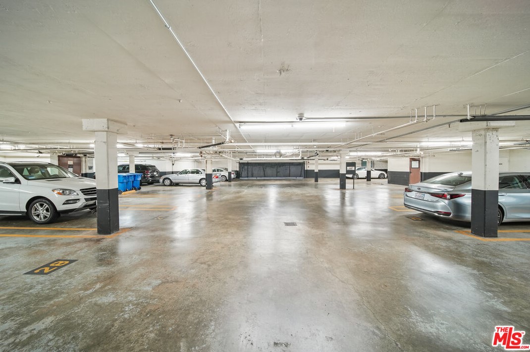 10739 Ashton Ave, Los Angeles CA  90024-1500 exterior