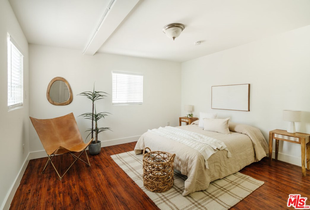 3323 Beverly Dr, Los Angeles CA  90034-2807 exterior