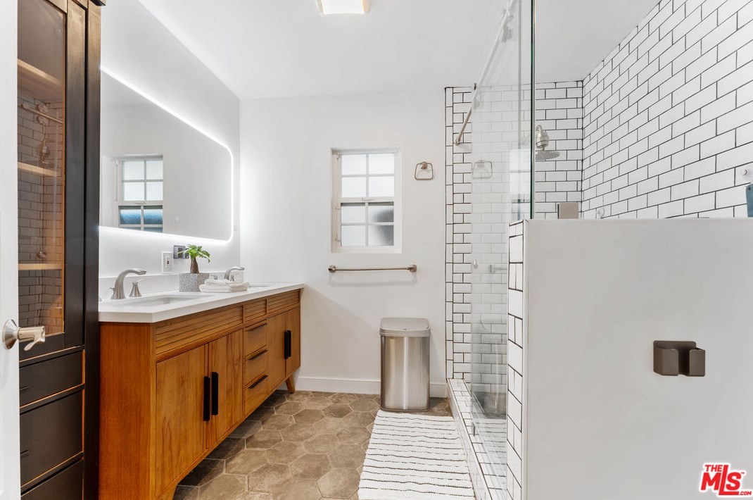 5109 Chester St, Los Angeles CA  90032-3020 exterior