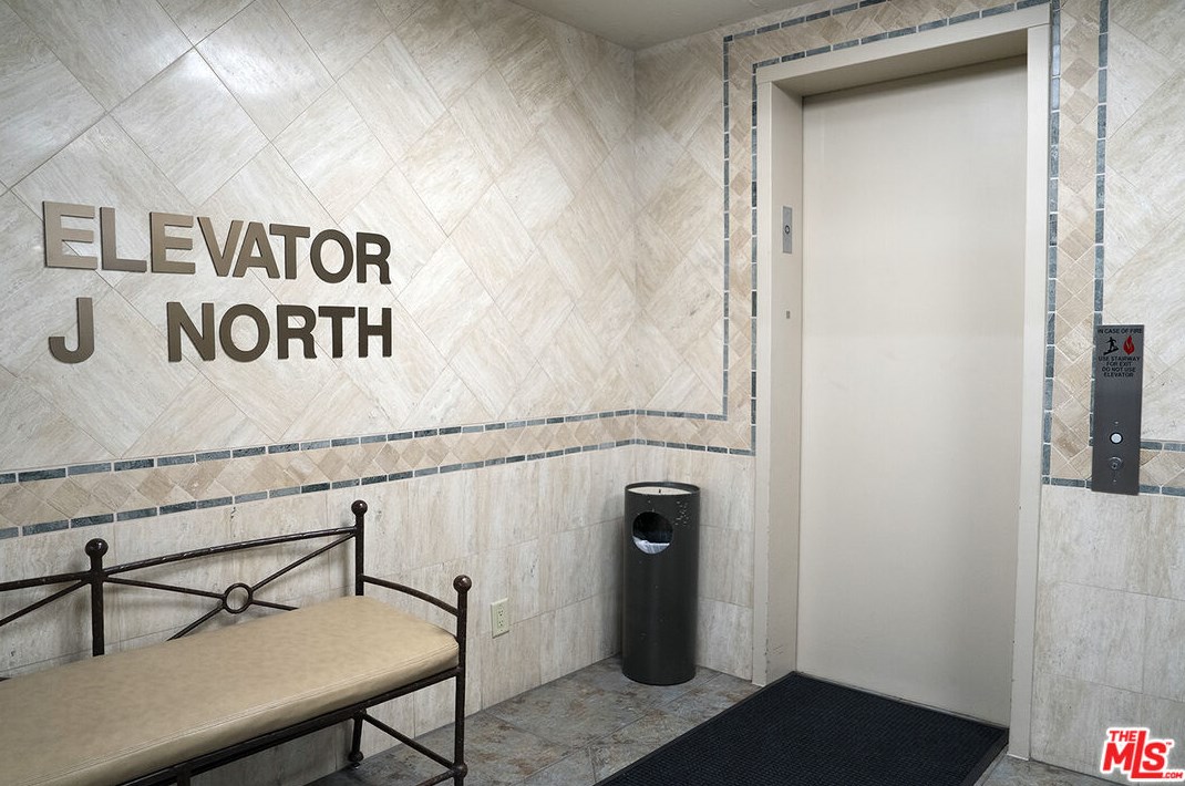 2265 Century Hl, Los Angeles CA  90067-3518 exterior