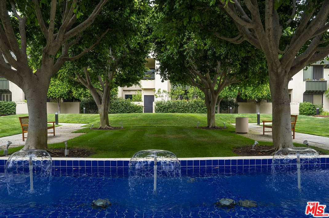 2265 Century Hl, Los Angeles CA  90067-3518 exterior