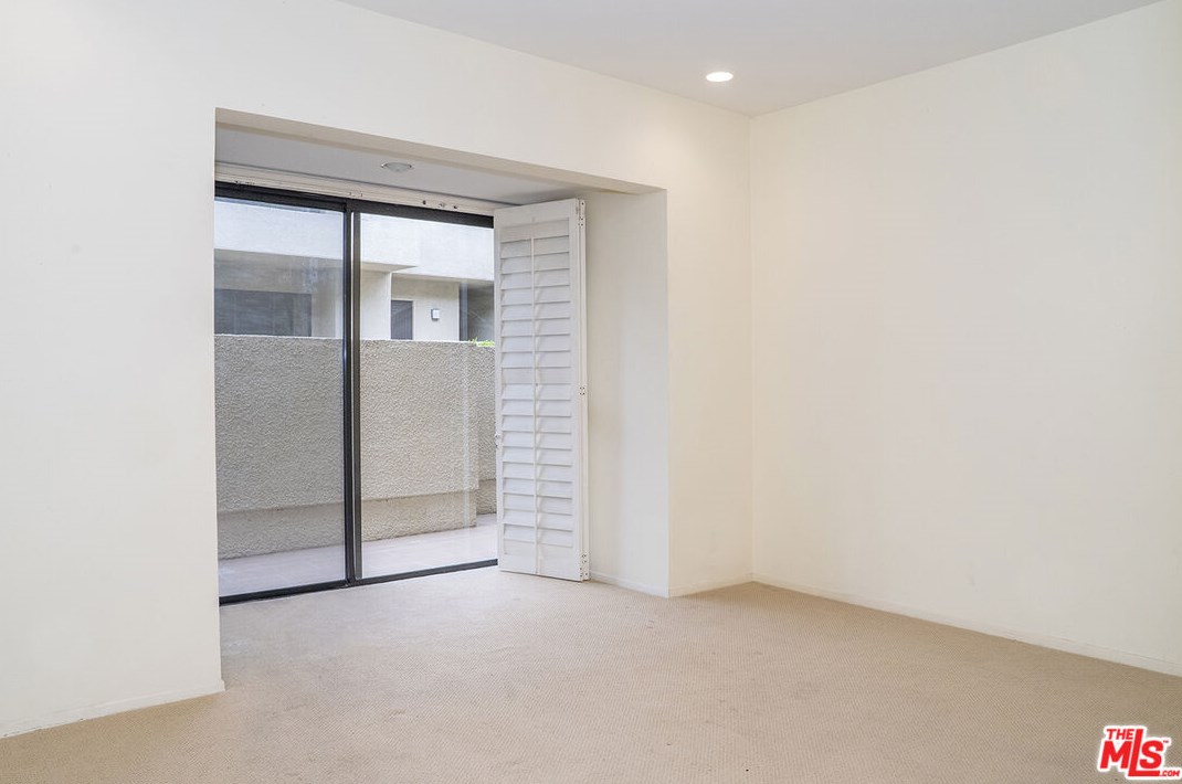 2265 Century Hl, Los Angeles CA  90067-3518 exterior