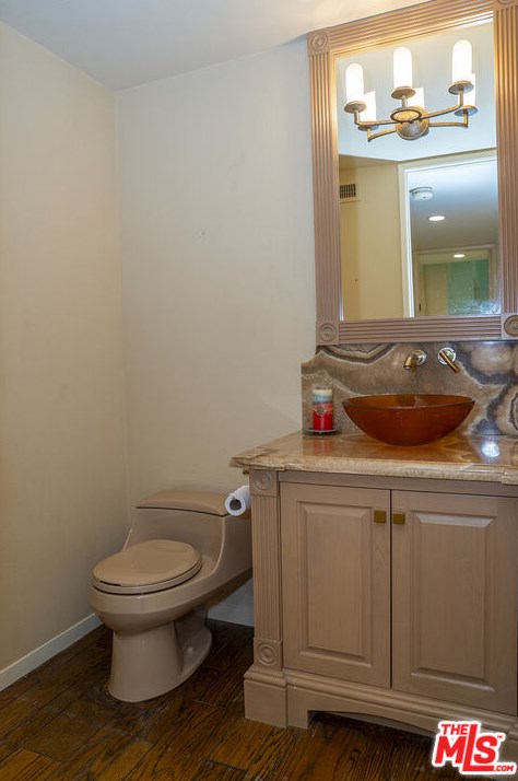 2265 Century Hl, Los Angeles CA  90067-3518 exterior