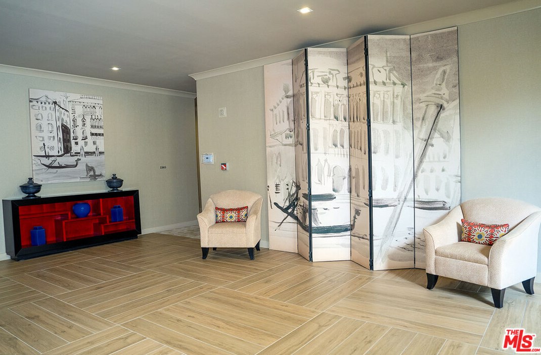 2265 Century Hl, Los Angeles CA  90067-3518 exterior