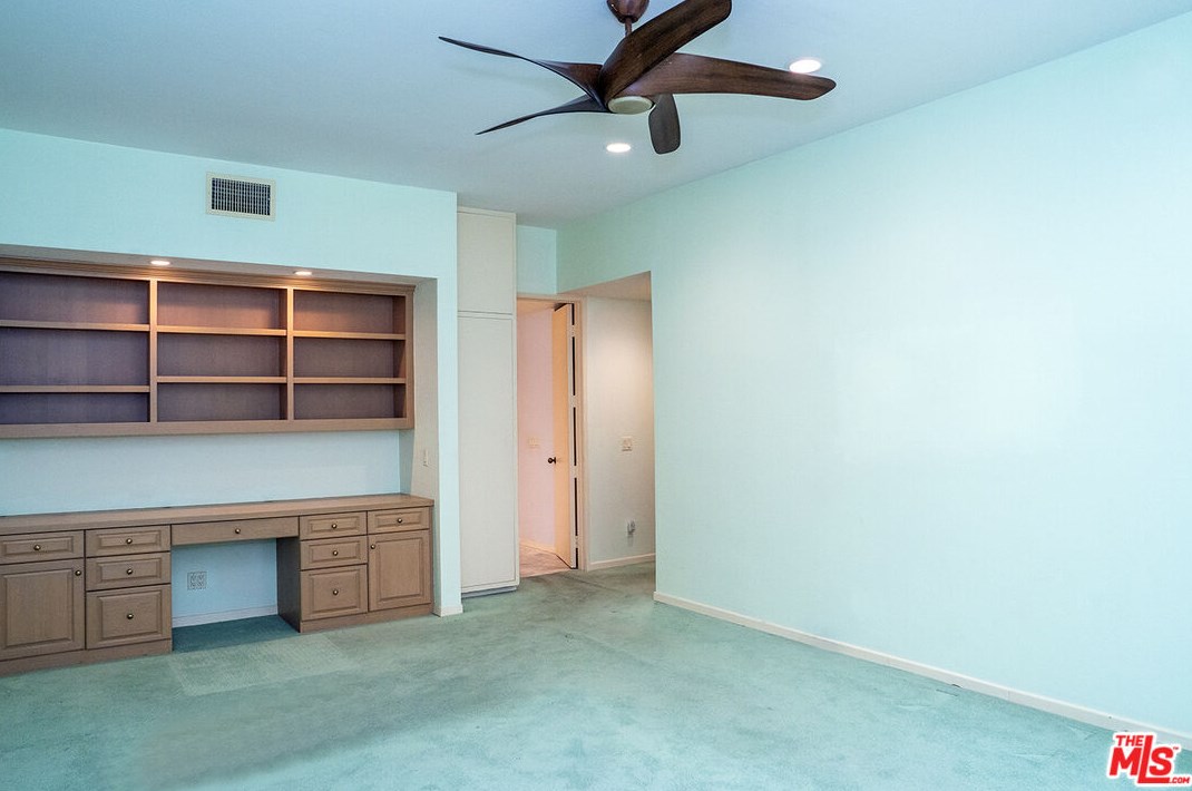 2265 Century Hl, Los Angeles CA  90067-3518 exterior