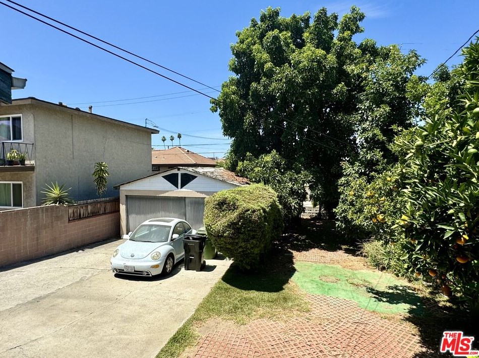 217 Park View St, Los Angeles CA  90057-2011 exterior