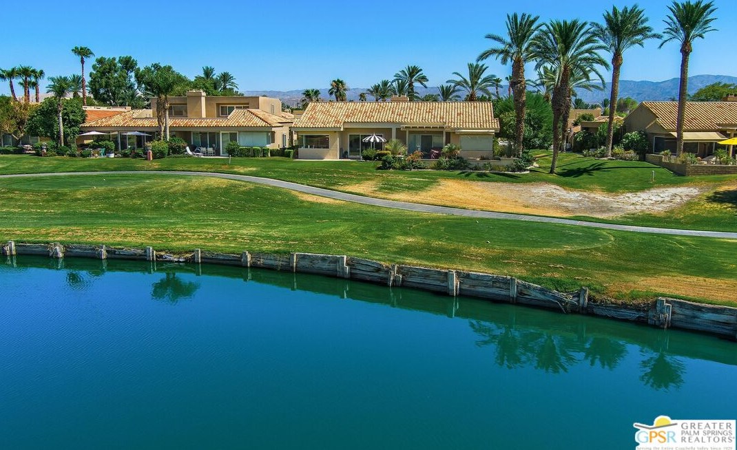 13 La Costa Dr, Rancho Mirage CA  92270-1614 exterior