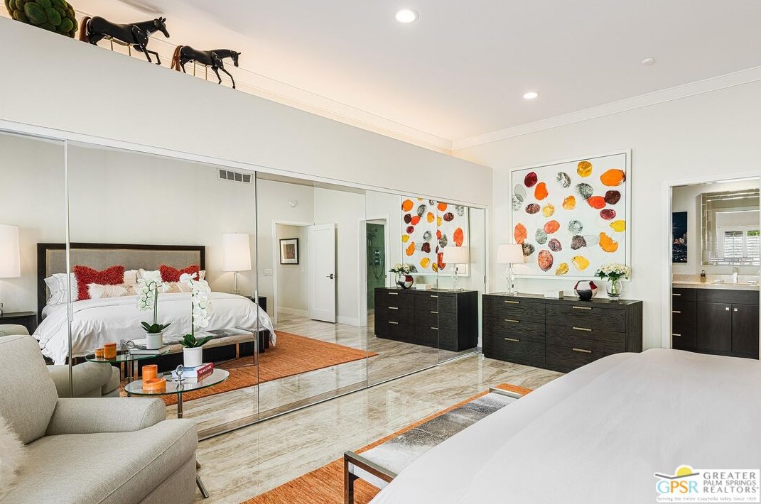 13 La Costa Dr, Rancho Mirage CA  92270-1614 exterior