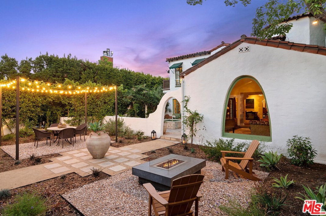 5050 Los Feliz Blvd, Los Angeles CA  90027-1741 exterior