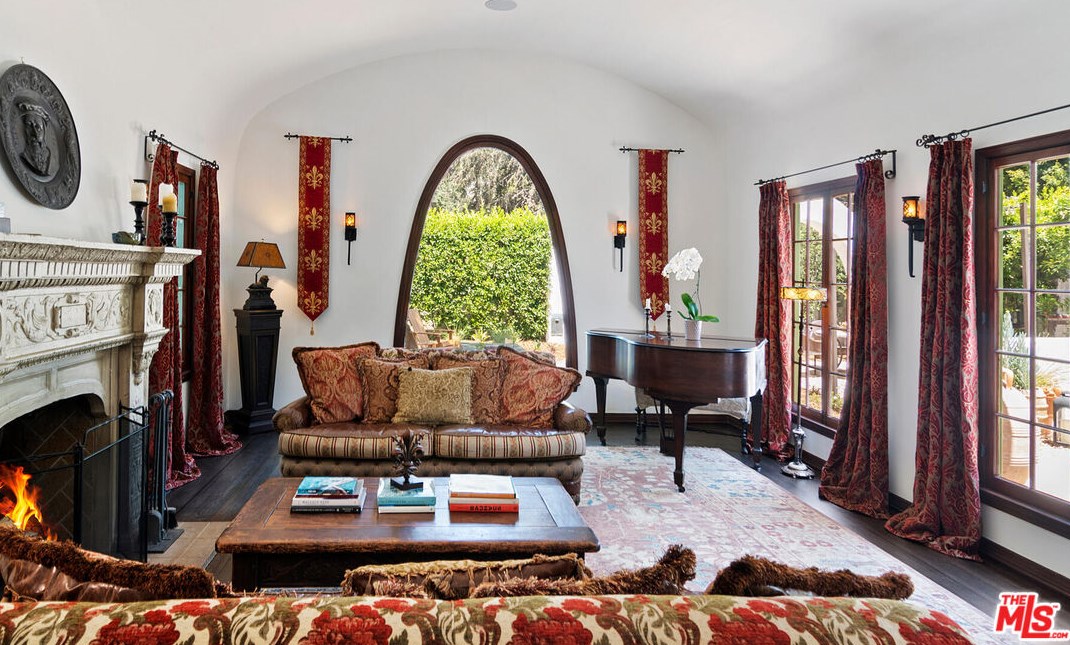 5050 Los Feliz Blvd, Los Angeles CA  90027-1741 exterior