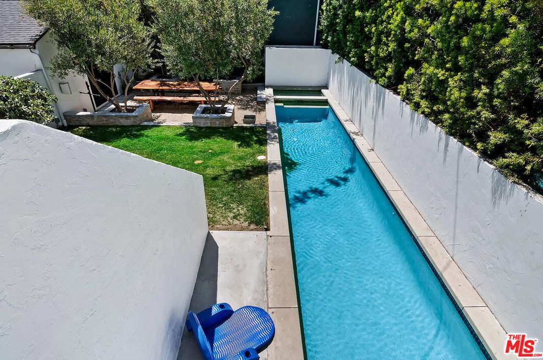 5050 Los Feliz Blvd, Los Angeles CA  90027-1741 exterior