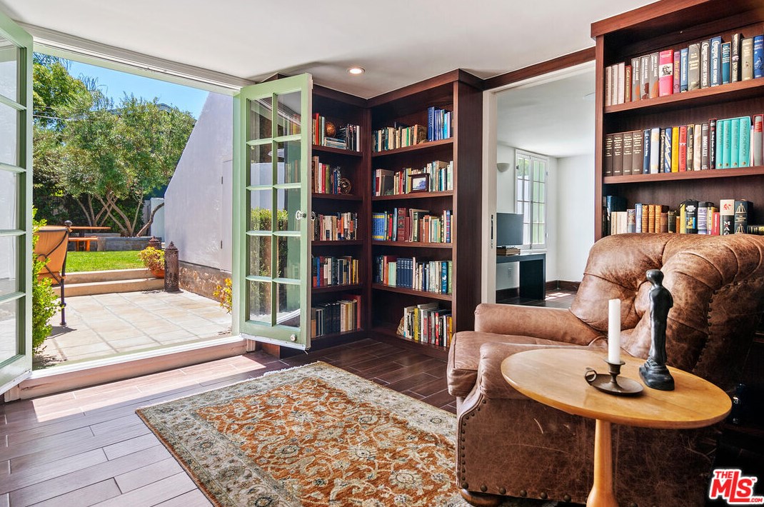 5050 Los Feliz Blvd, Los Angeles CA  90027-1741 exterior