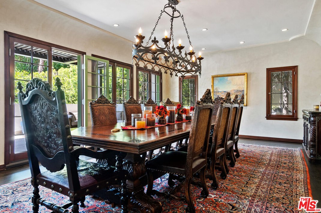 5050 Los Feliz Blvd, Los Angeles CA  90027-1741 exterior