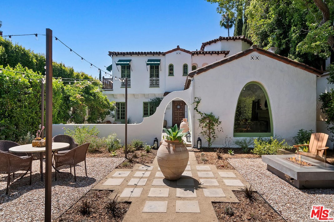 5050 Los Feliz Blvd, Los Angeles CA  90027-1741 exterior