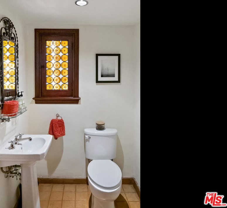 5050 Los Feliz Blvd, Los Angeles CA  90027-1741 exterior