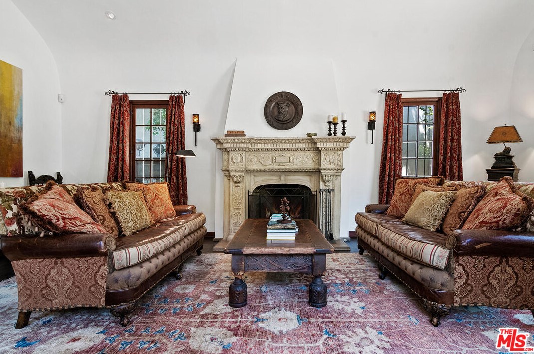 5050 Los Feliz Blvd, Los Angeles CA  90027-1741 exterior