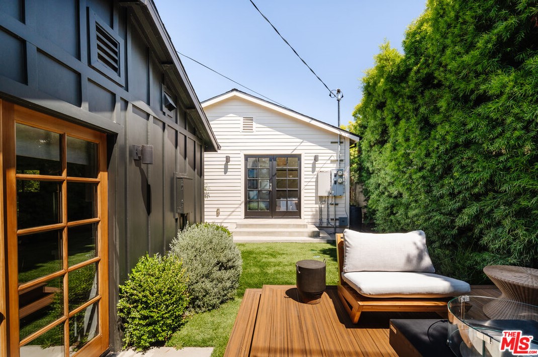 12514 Gilmore Ave, Los Angeles CA  90066-6427 exterior