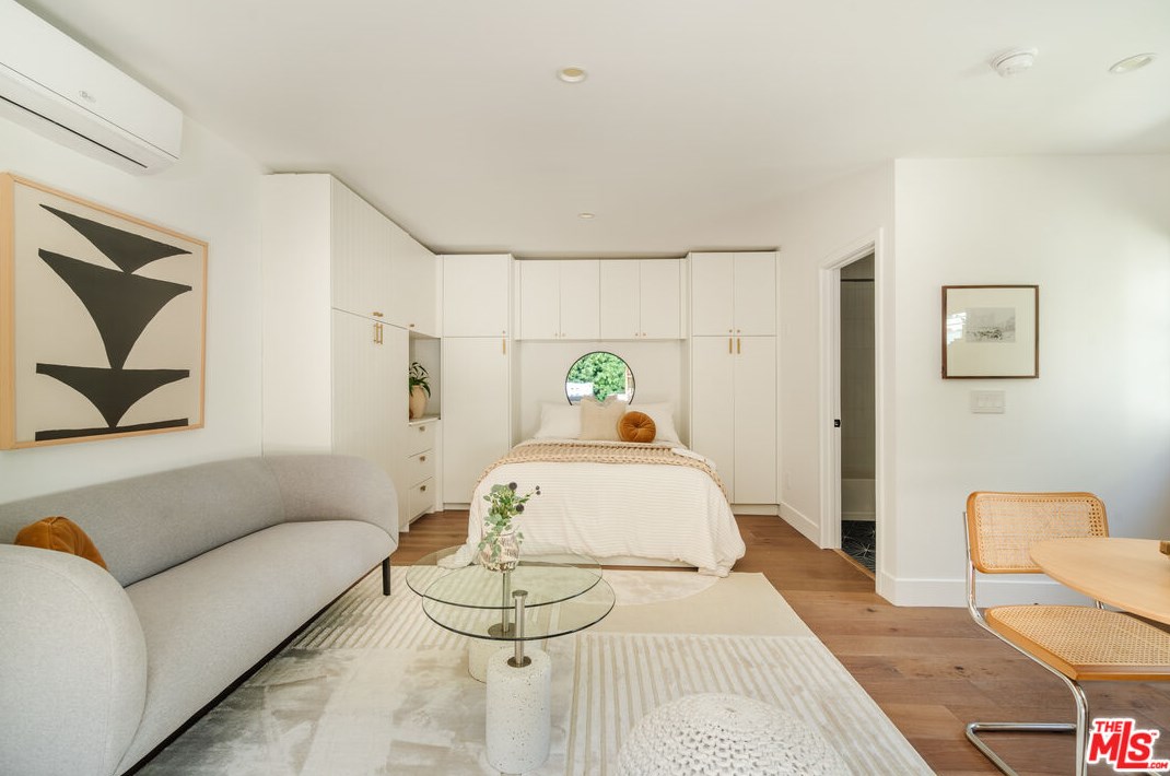 12514 Gilmore Ave, Los Angeles CA  90066-6427 exterior