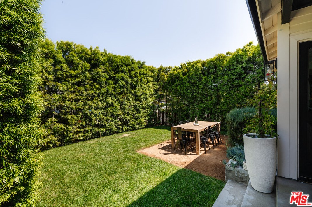 12514 Gilmore Ave, Los Angeles CA  90066-6427 exterior