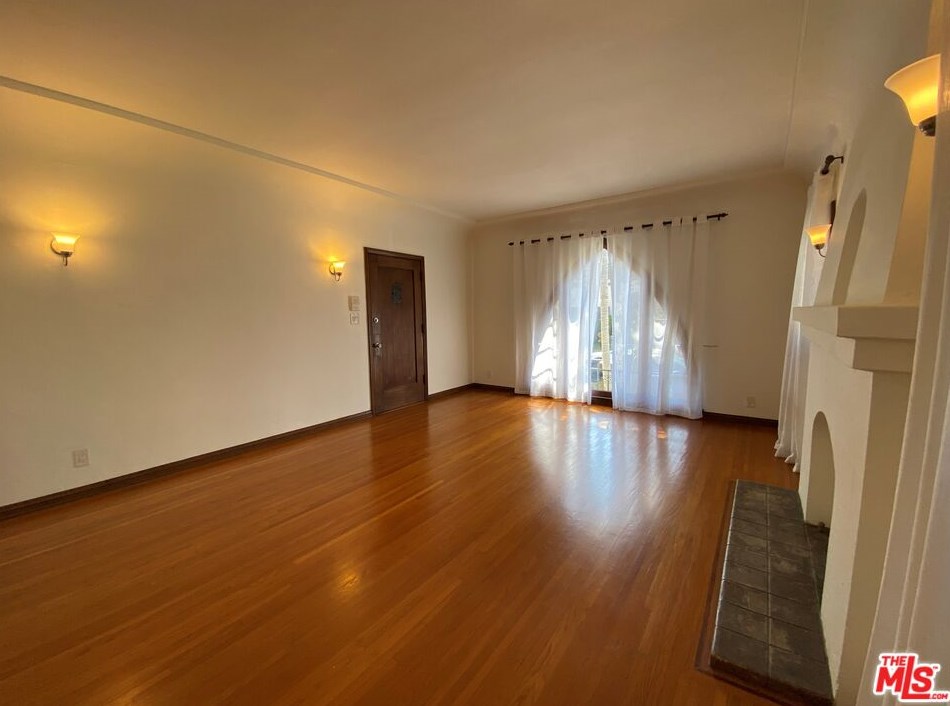 446 Curson Ave, Los Angeles CA  90036-2345 exterior