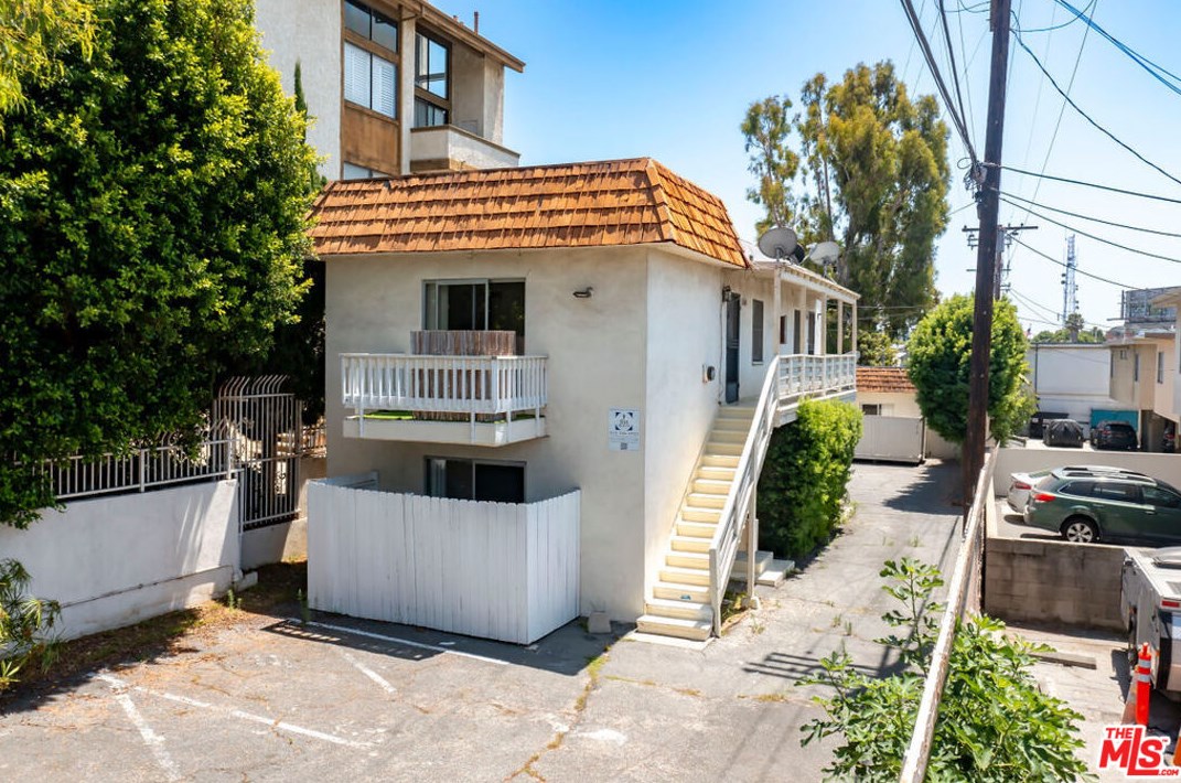 11408 Ohio Ave, Los Angeles CA  90025-2314 exterior